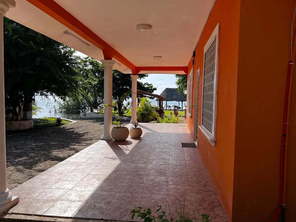 Lagoon House Kinuh Bacalar 5*,
